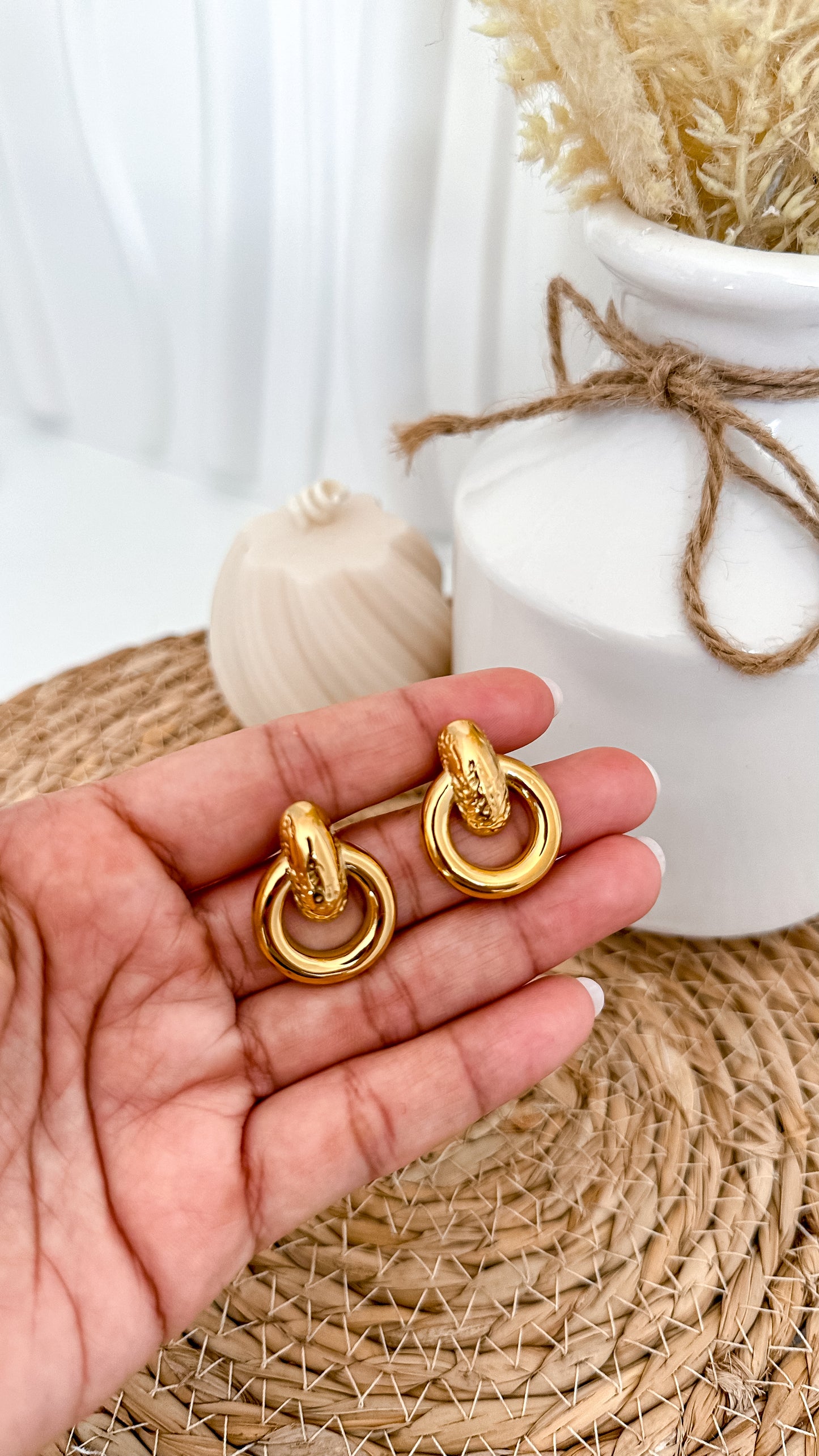 Almendra Earring