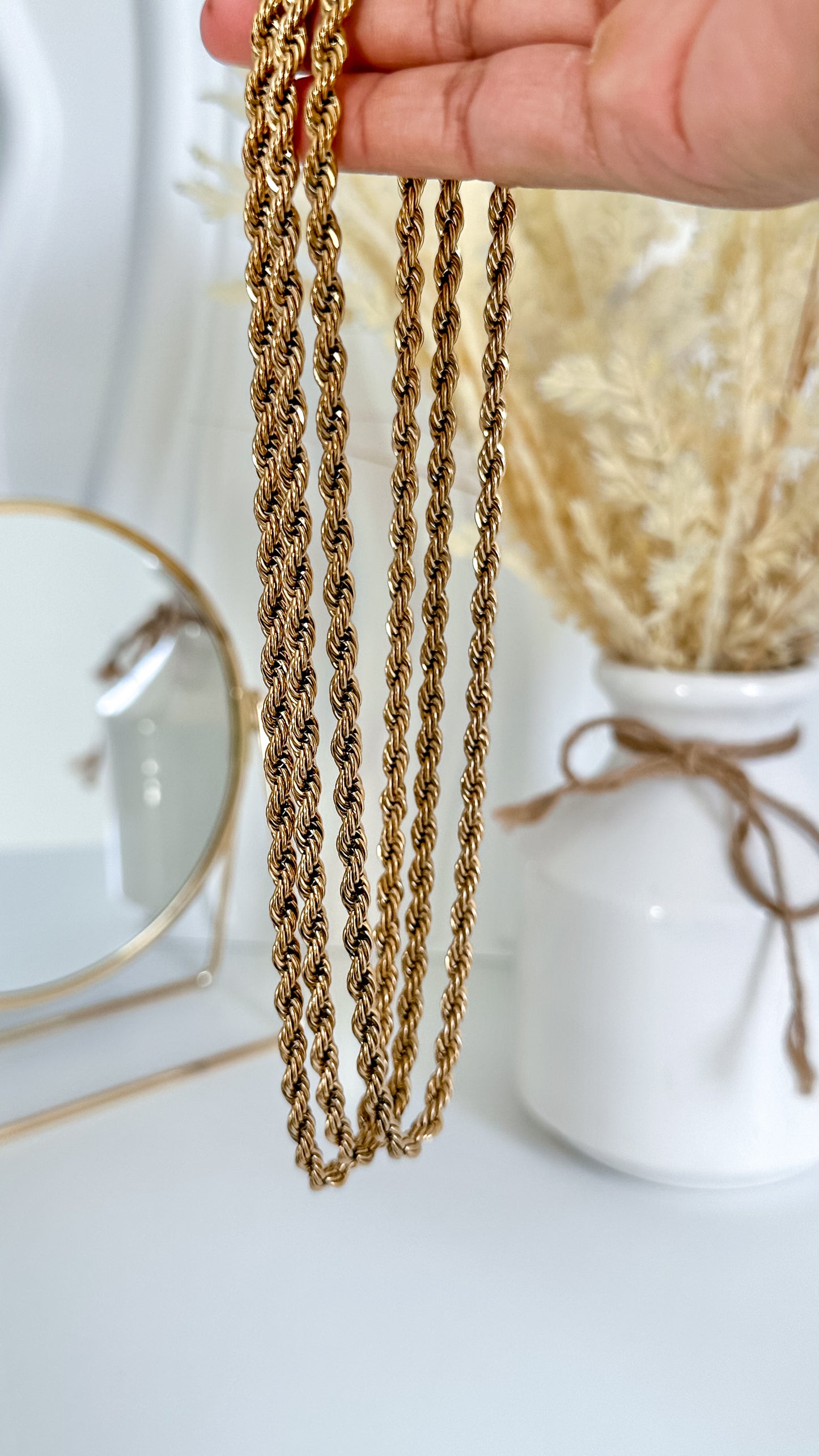 Mia Necklace