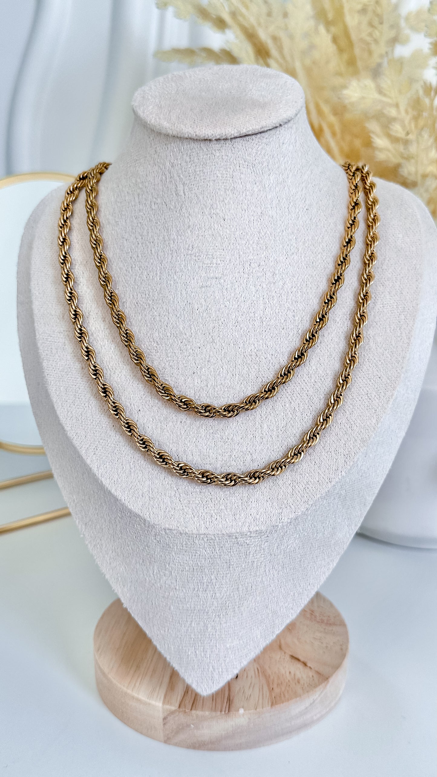 Mia Necklace