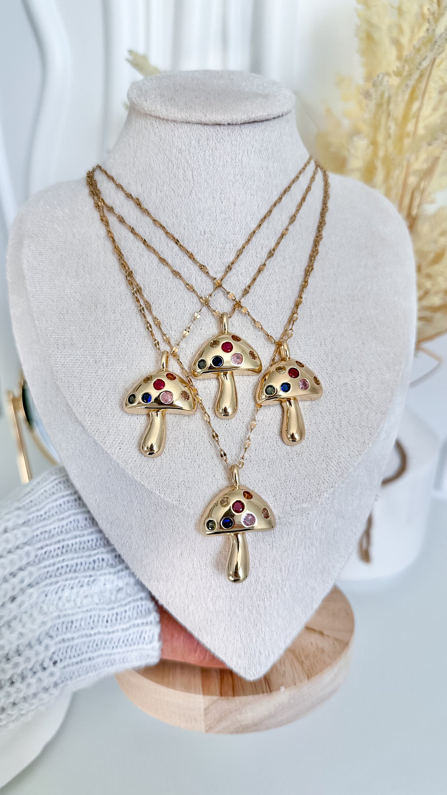 MUSHROOM NECKLACE